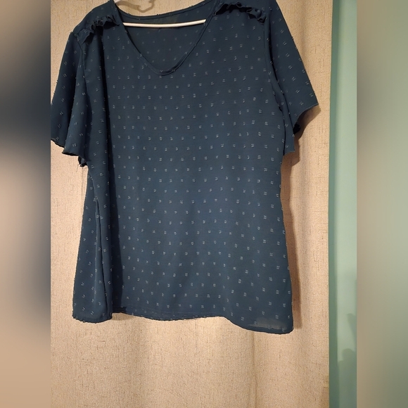 Elegant Dark Green Women's Top - Picture 4 of 4